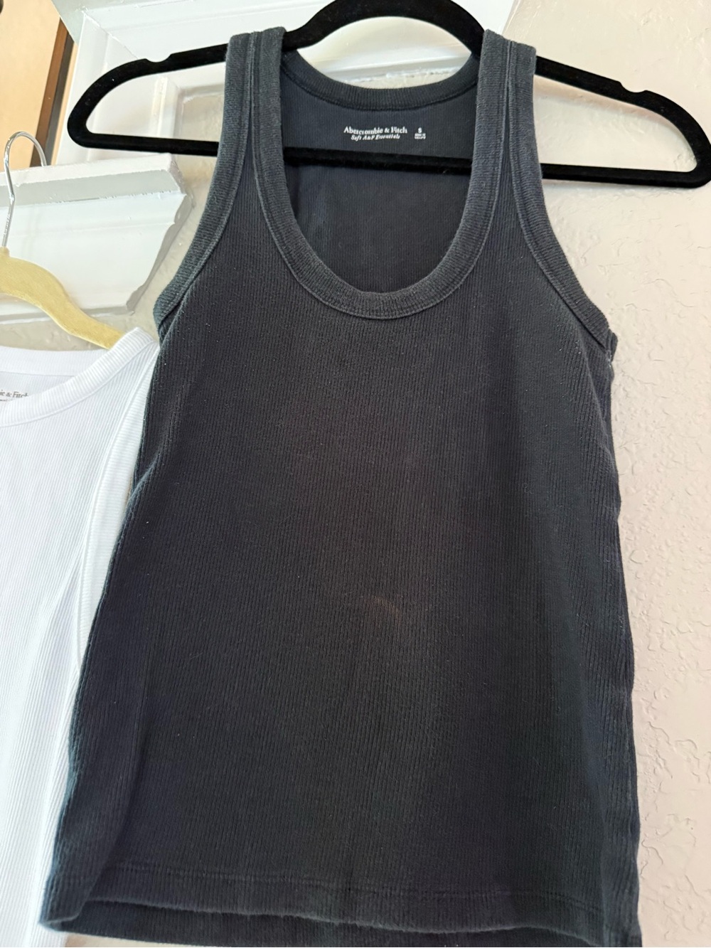 Abercrombie & Fitch essential Tank Tops Set (s) - Picture 9 of 11